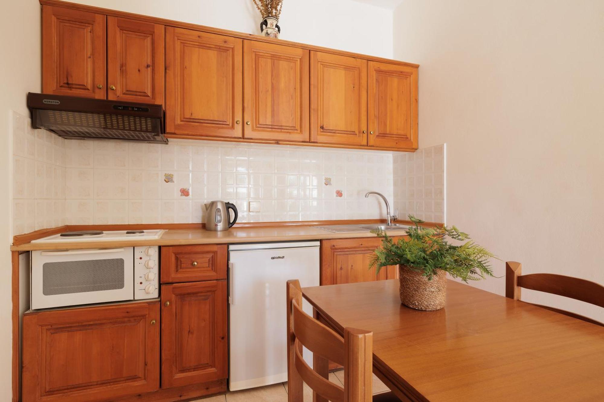 Santos & Dassia (Corfu)