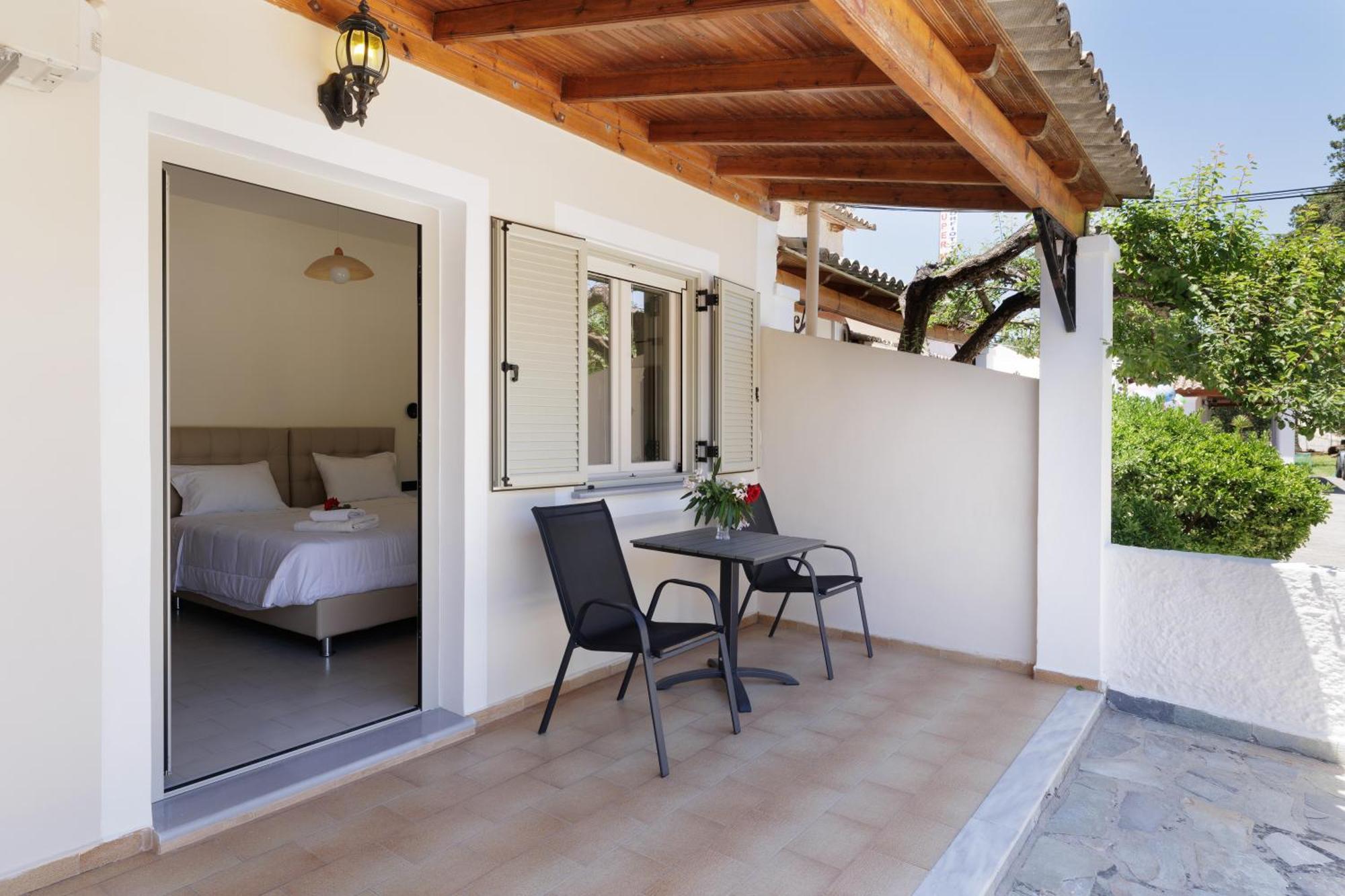 Santos & Apartament Dassia (Corfu)